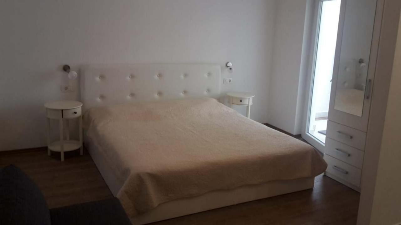 Apartments Niko Омиш Экстерьер фото