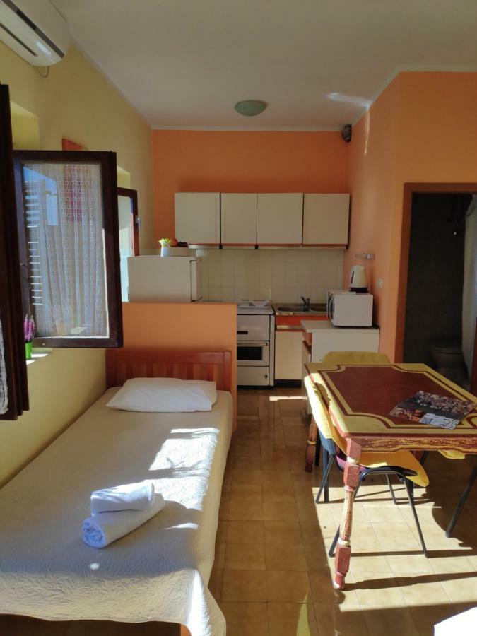 Apartments Niko Омиш Экстерьер фото