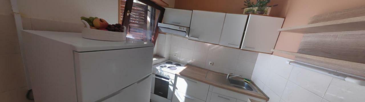 Apartments Niko Омиш Экстерьер фото