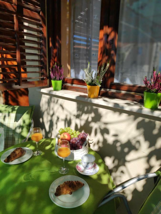 Apartments Niko Омиш Экстерьер фото