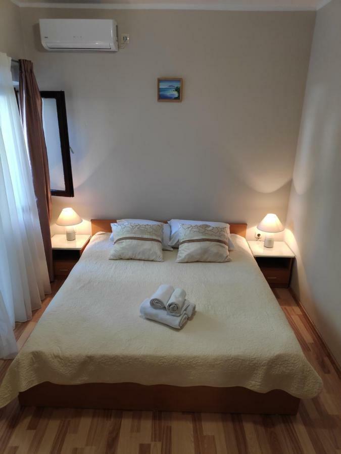 Apartments Niko Омиш Экстерьер фото