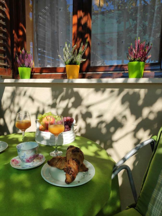 Apartments Niko Омиш Экстерьер фото